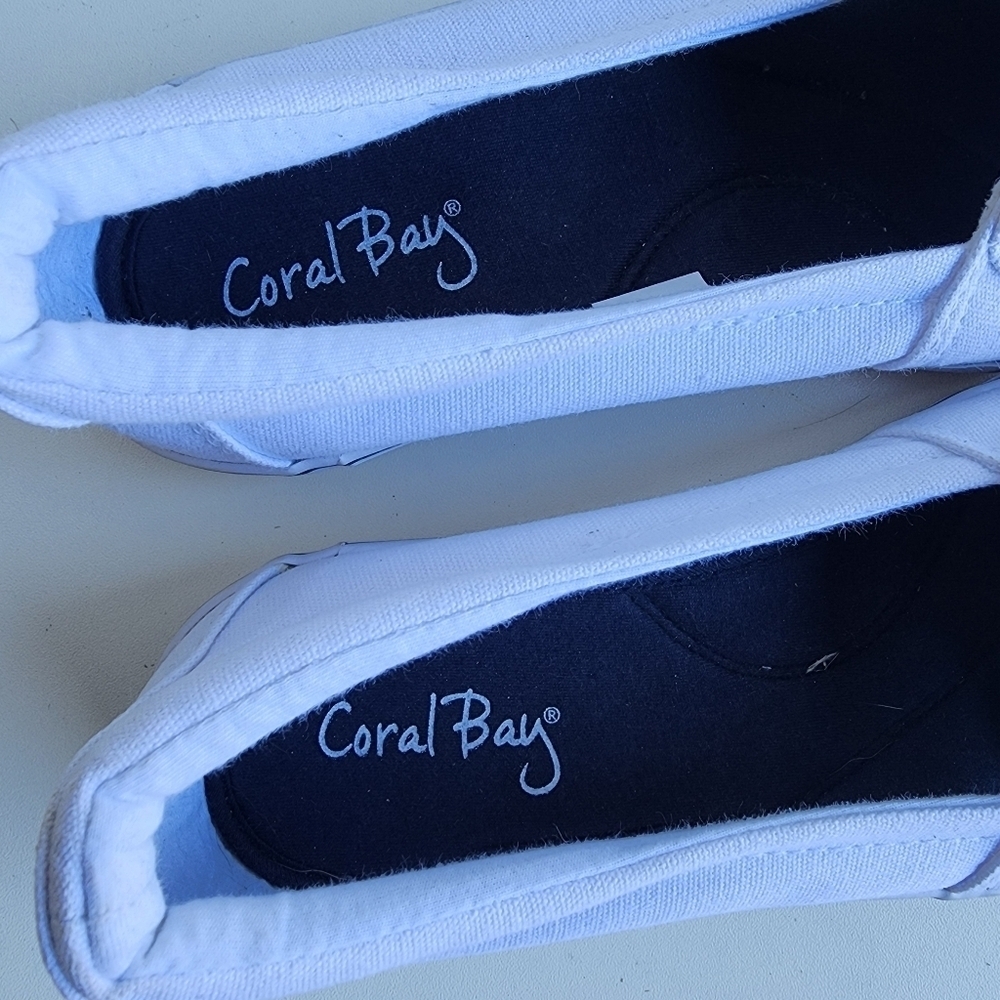 Coral Bay Women’s Captiva Loafers Shoe Flat White Canvas Size 7.5 - Picture 3 of 7